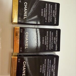 *NIB* ONE Chanel Perfection Lumière Velvet Foundation Shade 30